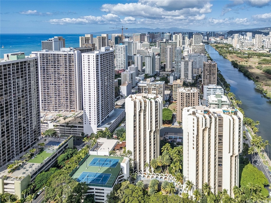 Liliuokalani Gardens unit II914, Honolulu, HI 96815 - photo 1