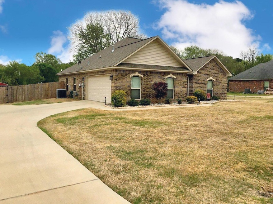 84 Silverhill Dr, Texarkana, TX 75503 - photo 1