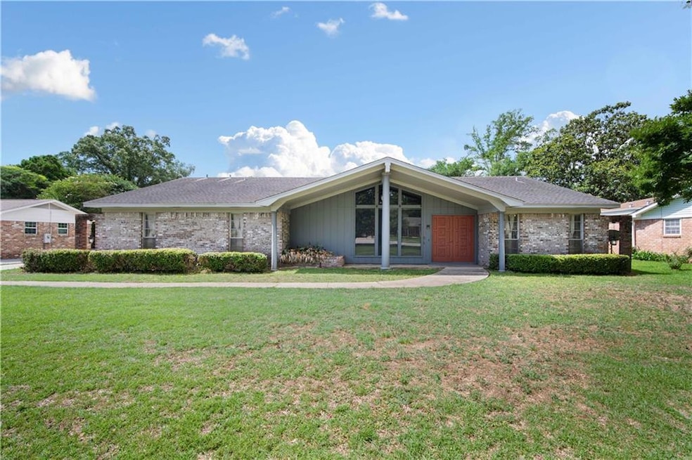 504 Vaughan Dr. S.