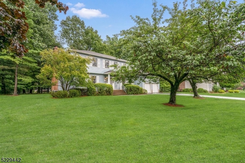 70 Dodge Ct, Mahwah, NJ 07430 - photo 1