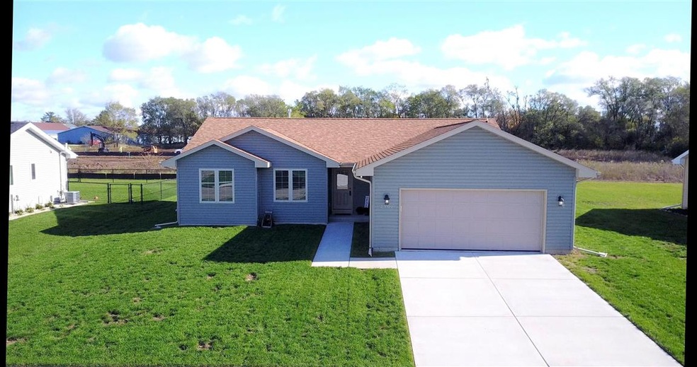 2509 S Terrace St, Janesville, WI 53546 - photo 1