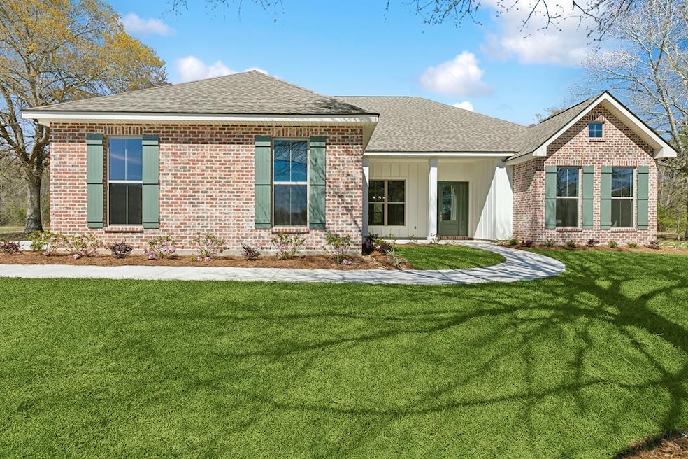 207 Longstreet Ln, Picayune, MS 39466 - photo 1