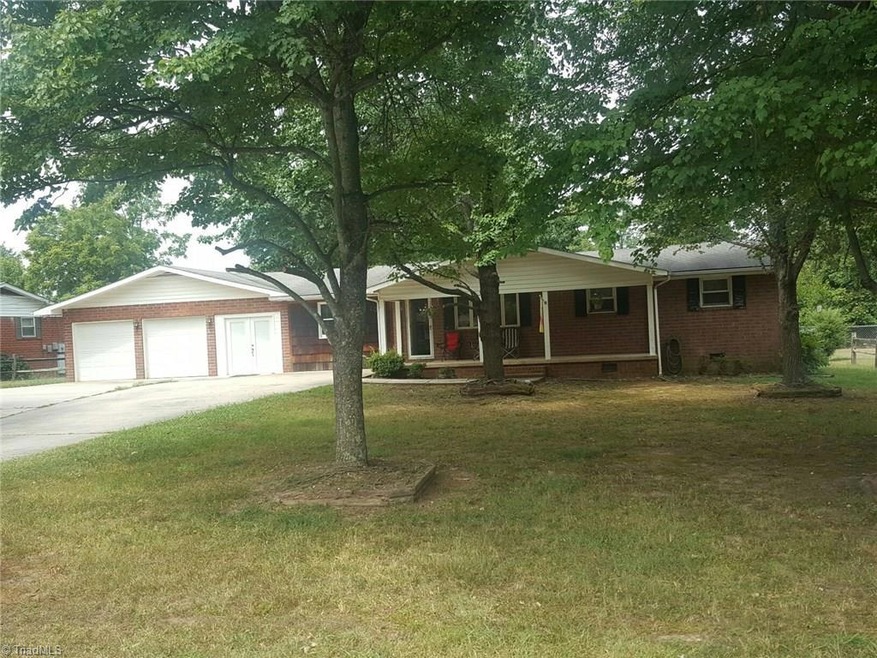 104 Lynn Dr, Archdale, NC 27263 - photo 1