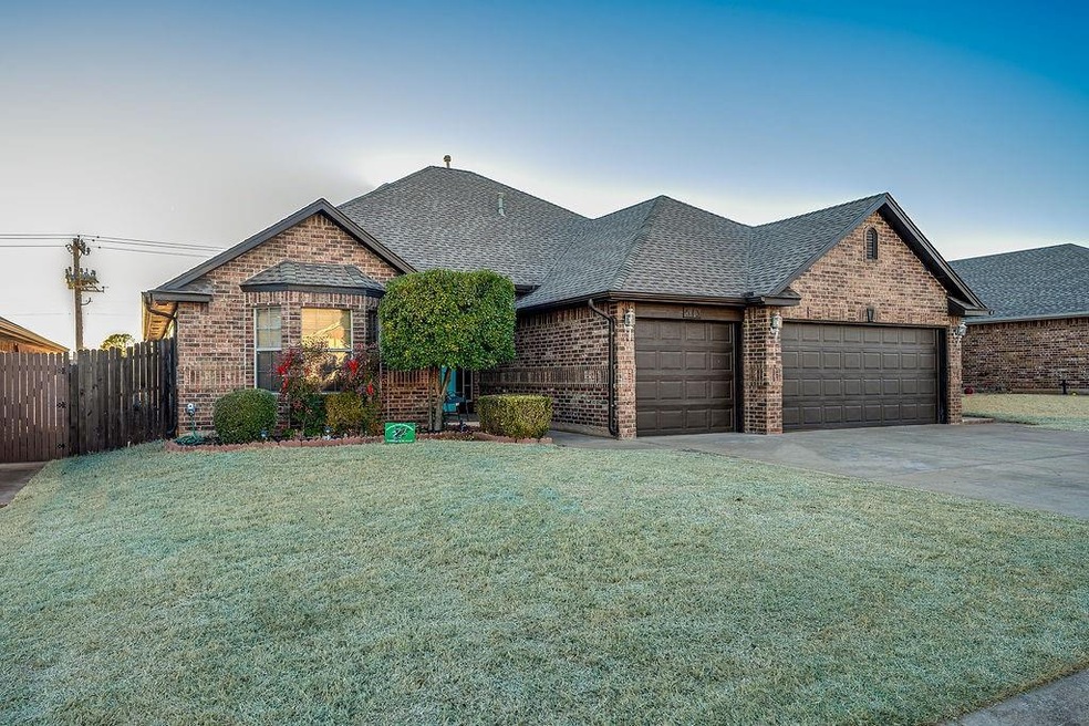 513 Allison Ln, Moore, OK 73160 - photo 1
