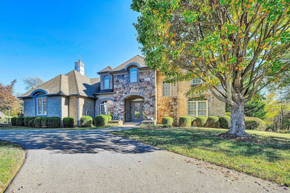 5120 Carter Grove Ln, Roanoke, VA 24012 - photo 1