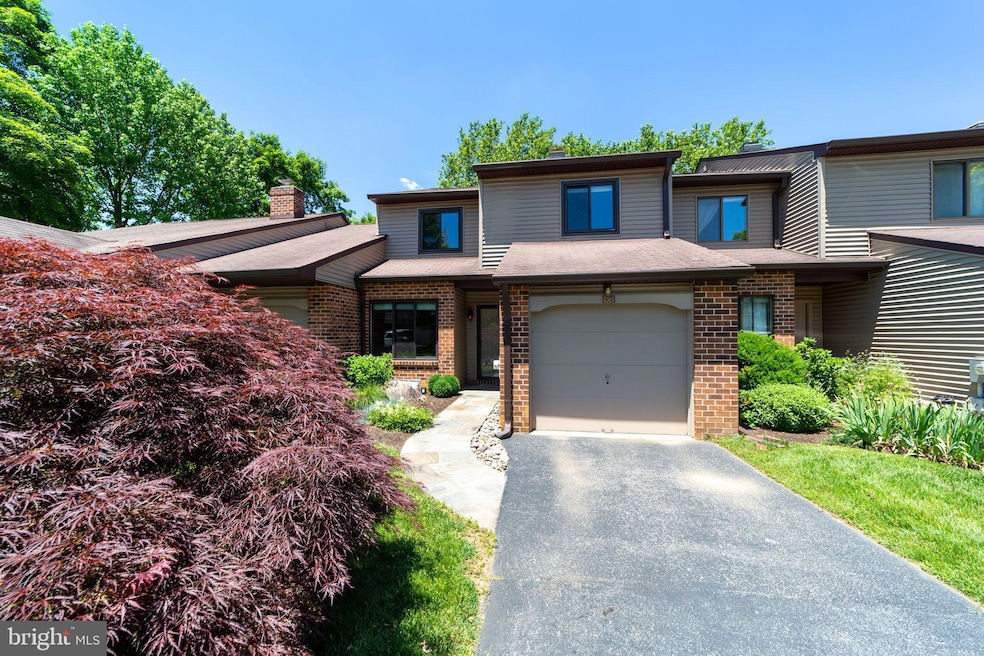 602 Hanover Ct, Chesterbrook, PA 19087 - photo 1