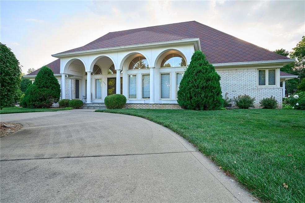 6520 Forrest Commons Blvd, Indianapolis, IN 46227 - photo 1