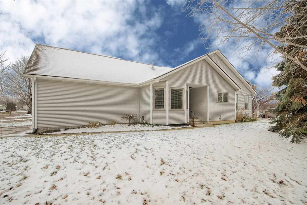 9464 Parkwood Blvd unit 25, Davison, MI 48423 - photo 1