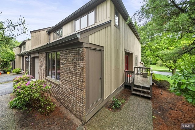 76 Cummings Ct unit 76, Mahwah, NJ 07430 - photo 1