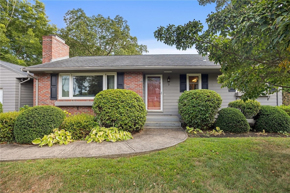 9 Boiling Spring Ave, Westerly, RI 02891 - photo 1