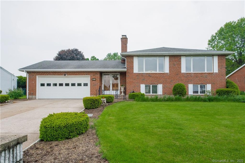 Welcome Home to beautiful 109 Morgan Circle-builde