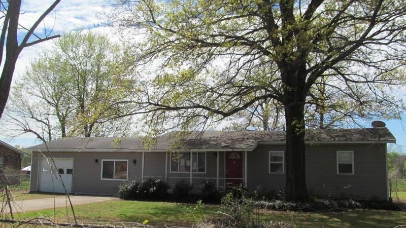 217 Perry Ln, Elkins, AR 72727 - photo 1