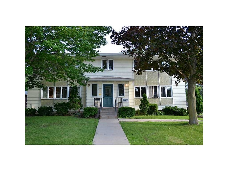 1425 Meadowview Dr, Marion, IA 52302 - photo 1