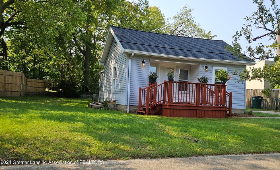 118 E Hazel St, Lansing, MI 48910 - photo 1