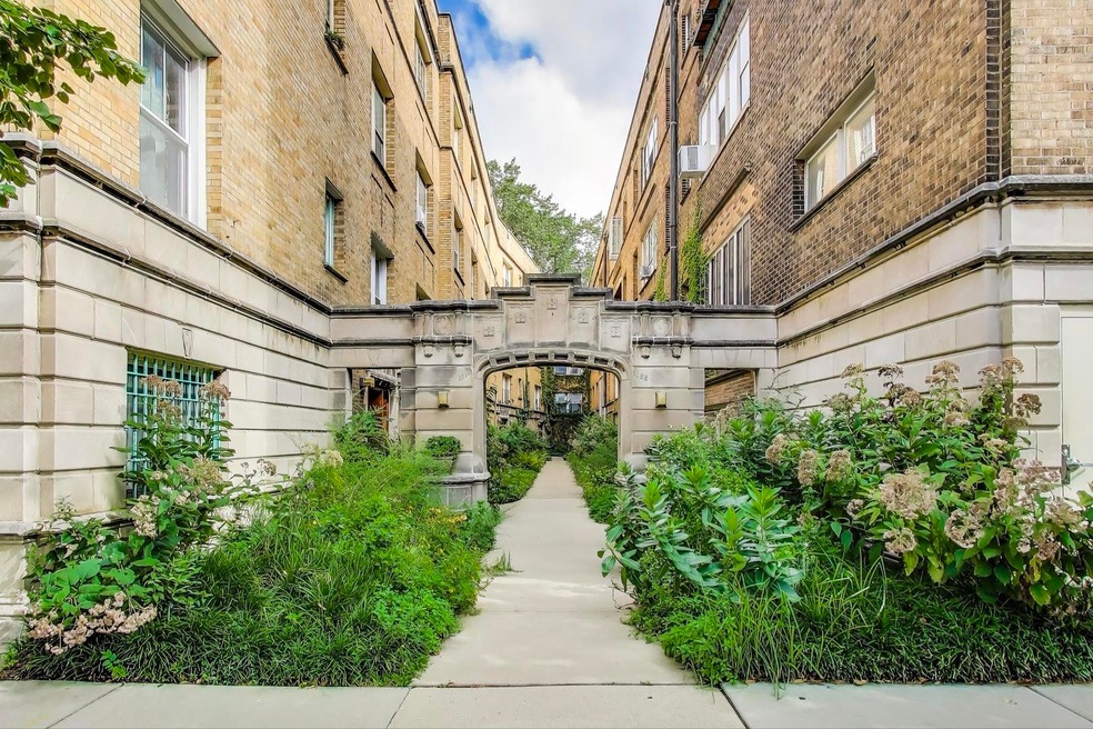 1522 E 59th St unit 2F, Chicago, IL 60637 - photo 1