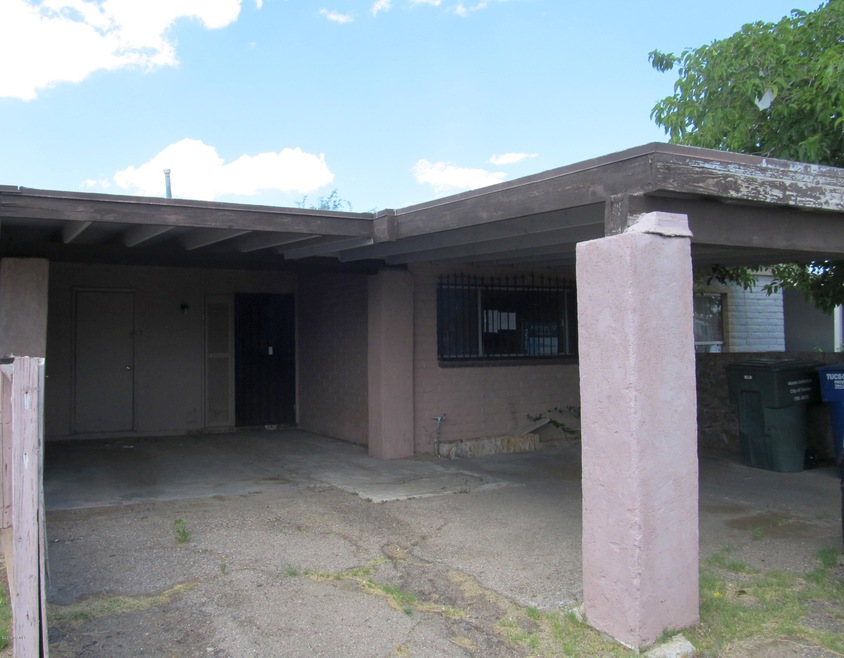 906 W Wedwick