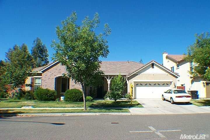 486 Cresta Ct, Oakdale, CA 95361 - photo 1