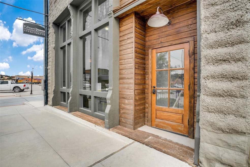 1028 Halsell St, Bridgeport, TX 76426 - photo 1