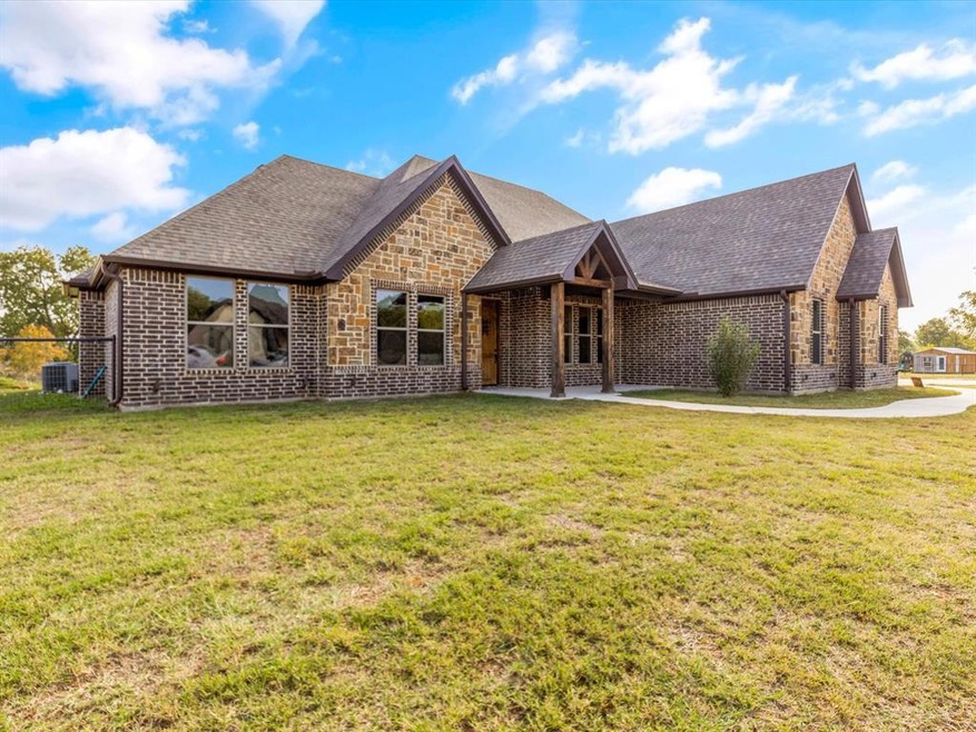 110 Lucky Ridge Ln, Boyd, TX 76023 - photo 1