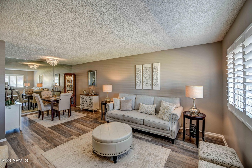 11129 W Desert Butte Dr unit 15C, Sun City, AZ 85351 - photo 1