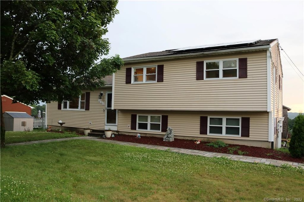 746 Oronoke Rd, Waterbury, CT 06708 - photo 1