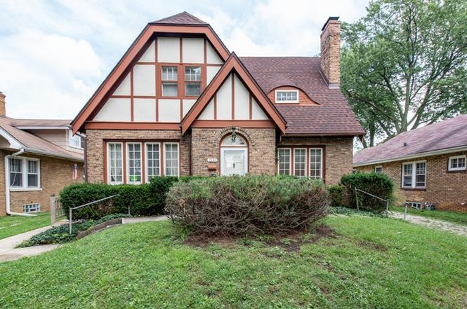 1331 N Ash St unit 2, Waukegan, IL 60085 - photo 1