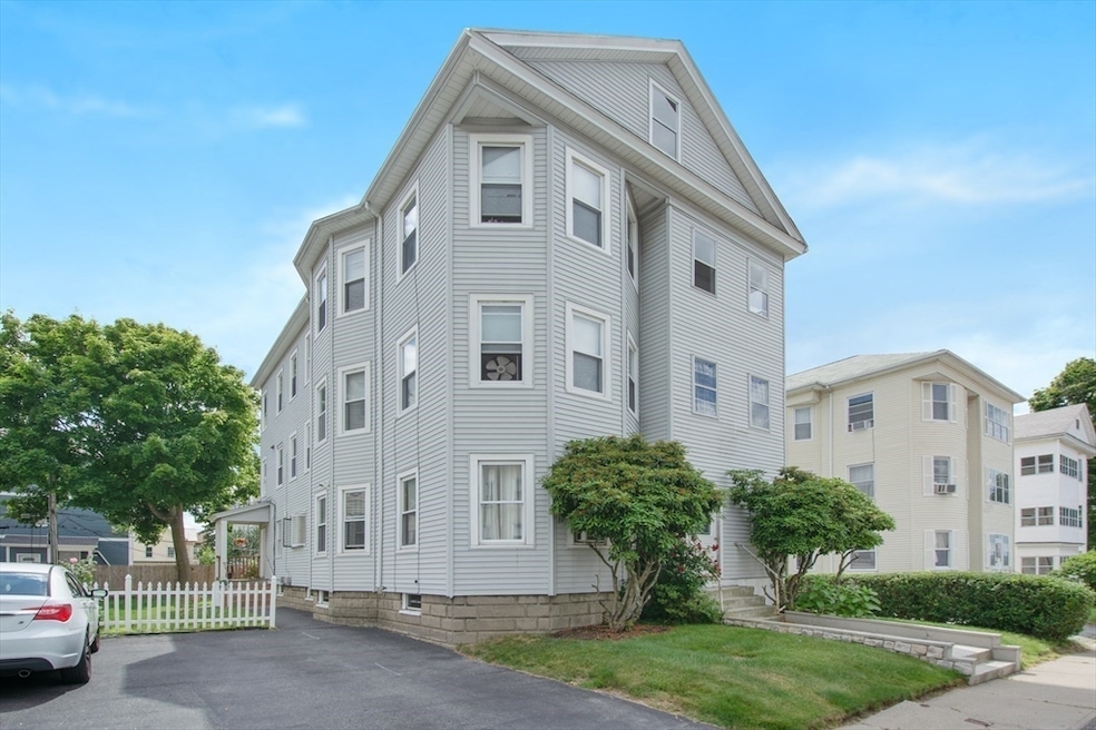 78 Harlem St, Worcester, MA 01610 - photo 1