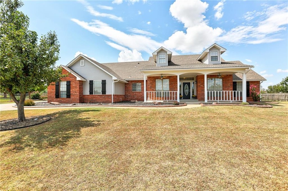 front view from Cul-de-sac