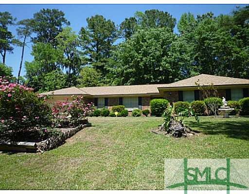 Exterior Front. LARGE, BEAUTIFULLY LANDSCAPED FRON