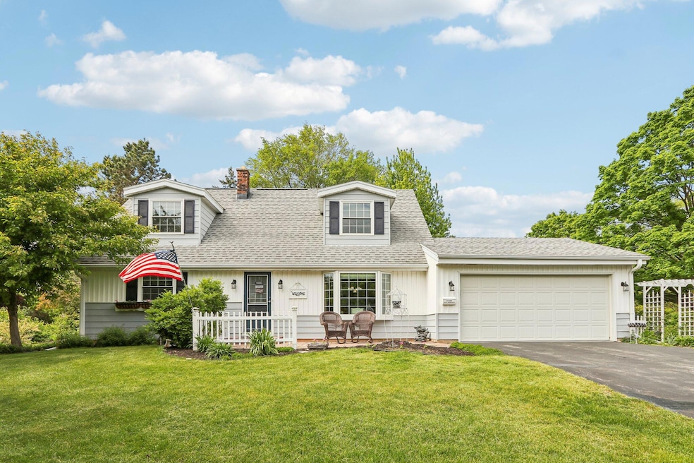 1-web-or-mls-W Edinbourgh Dr-2805-001