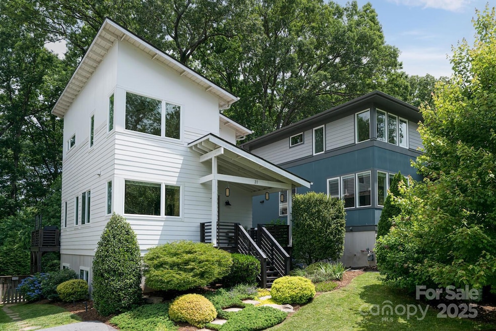 Sold $685,000 • Co-Listing Agent