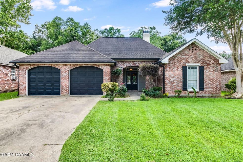 1-web-or-mls-608 Canberra Rd-14