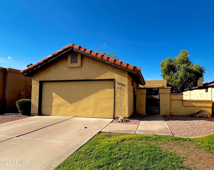 2240 E Flossmoor Ave, Mesa, AZ 85204 - photo 1