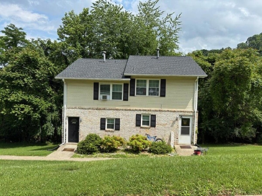 5320-5322 Carolyn