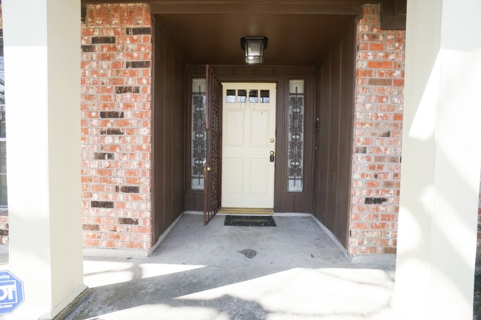 7202 Seton Lake Dr, Houston, TX 77086 - photo 1