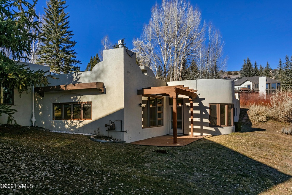 655 Charolais Cir-003