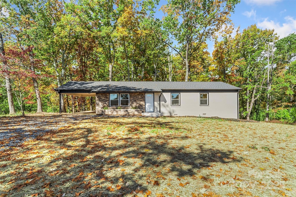 715 7th Ave SE, Hickory, NC 28602 - photo 1