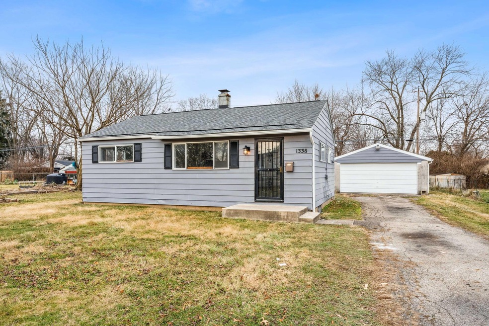 3-web-or-mls-1338-clarfield-ave