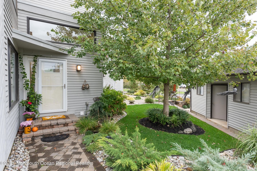 9 Bridgewaters Dr unit 21, Oceanport, NJ 07757 - photo 1