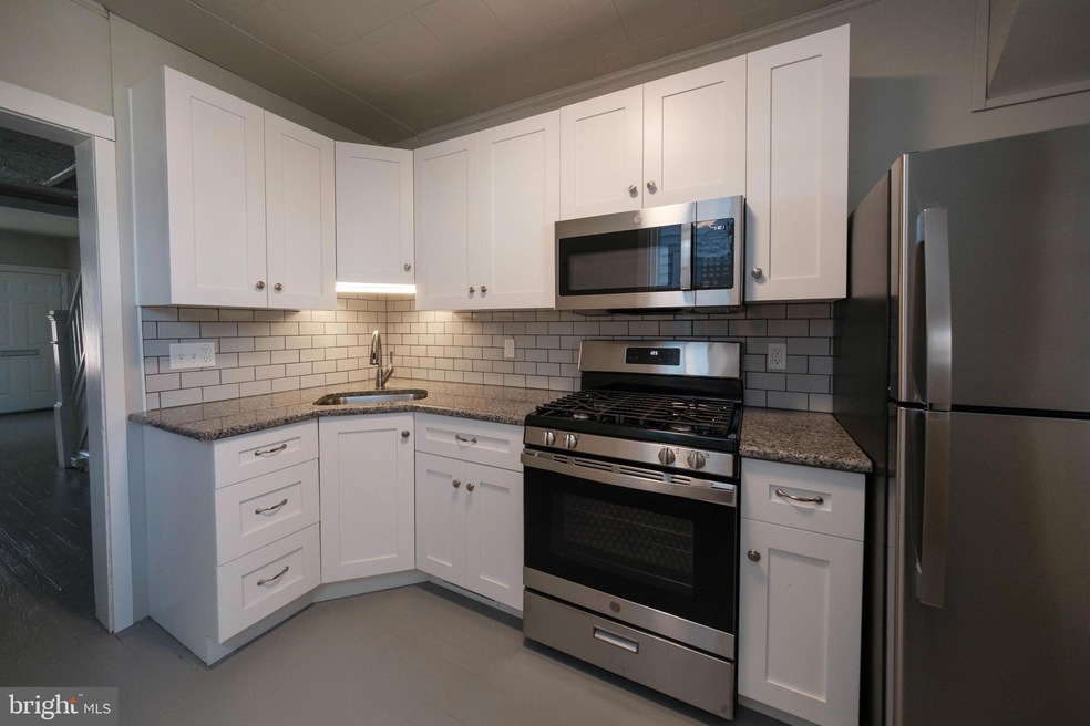 538 S 18 1 2 St, Reading, PA 19606 - photo 1