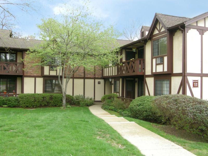 11G Sentinel Ct unit G, Chatham Township, NJ 07928 - photo 1