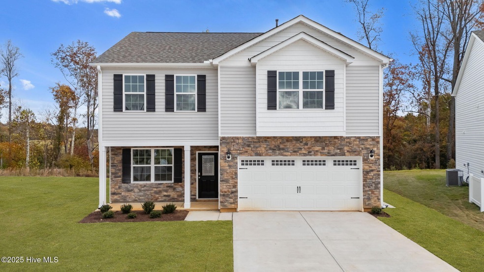 1002 Middlecrest Dr, Rocky Mount, NC 27804 - photo 1