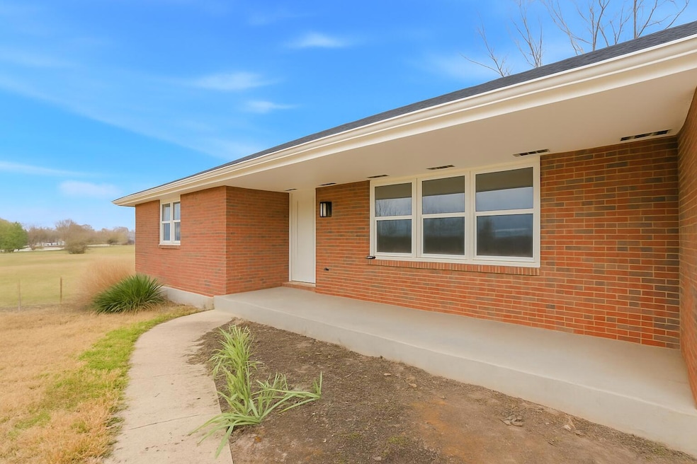 10050 N Highway Vv, Columbia, MO 65202 - photo 1