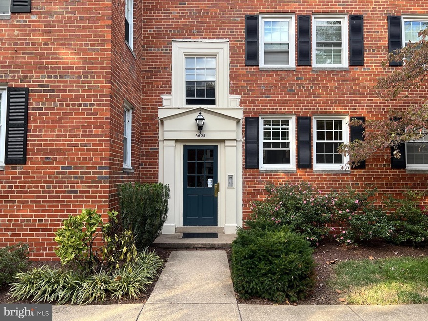 6606 Boulevard View unit B2, Alexandria, VA 22307 - photo 1