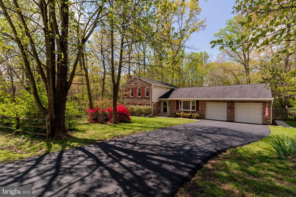 12227 Folkstone Dr, Herndon, VA 20171 - photo 1