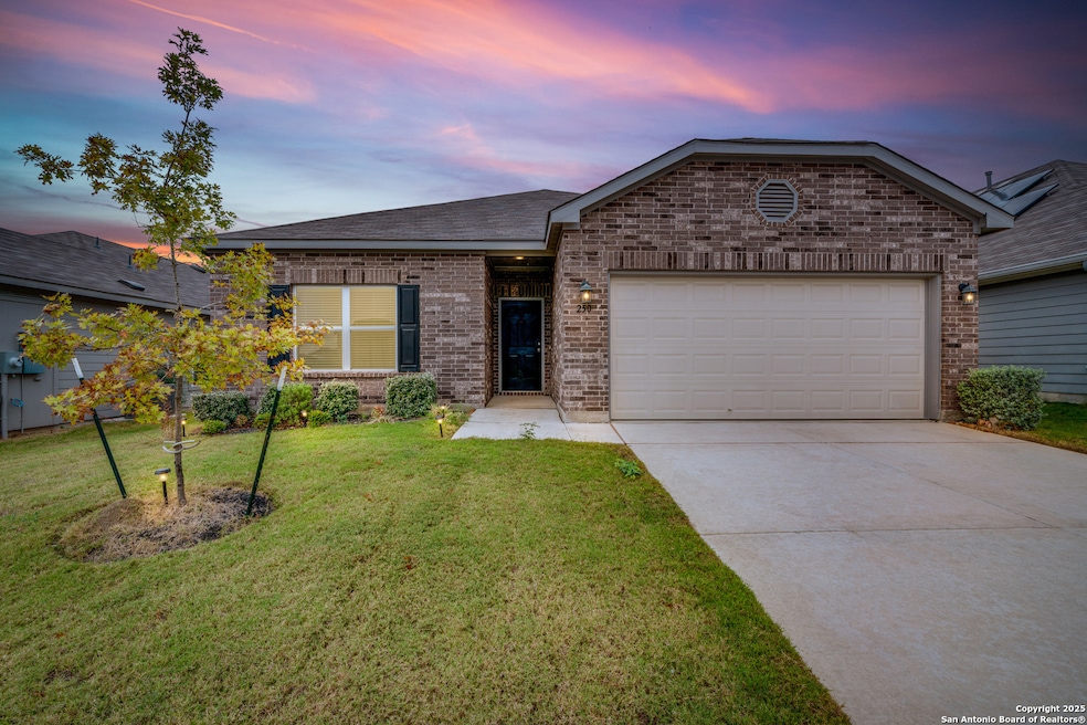 250 Landing Ln, New Braunfels, TX 78130 - photo 1