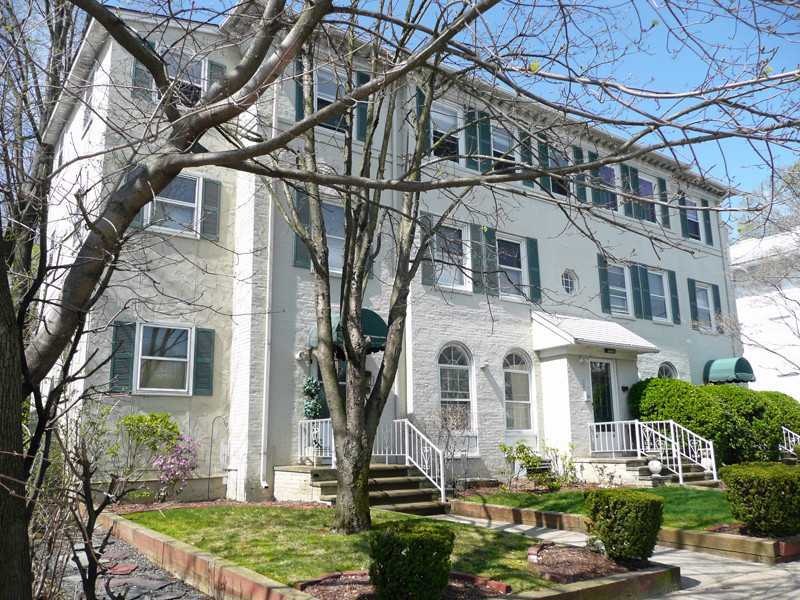 146 Elmgrove Ave unit 2, Providence, RI 02906 - photo 1