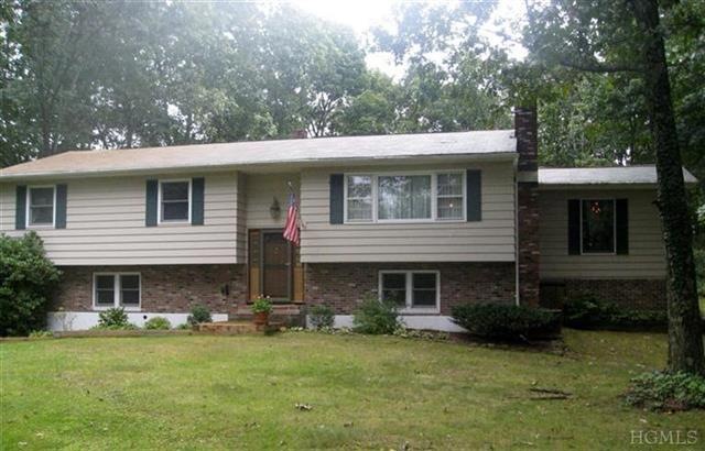 114 Oscawana Lake Rd, Putnam Valley, NY 10579 - photo 1