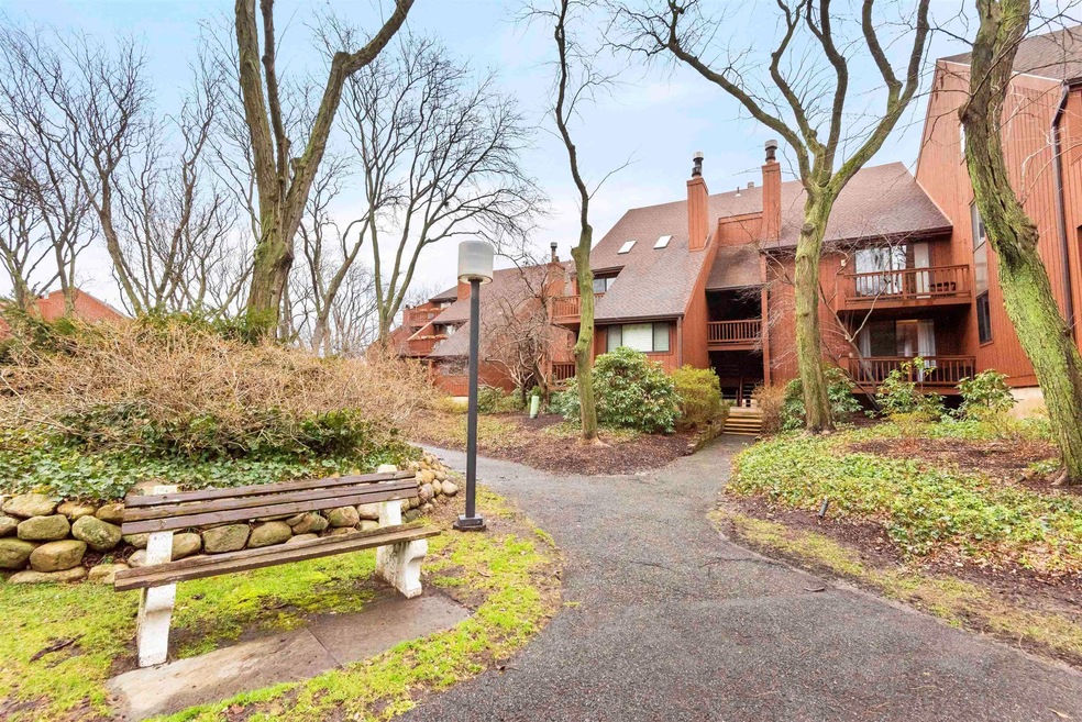 Sold $442,500 • Co-Listing Agent