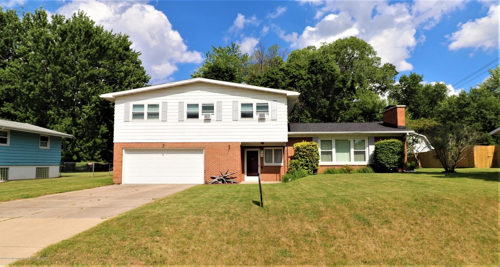 844 E Thomas L Pkwy, Lansing, MI 48917 - photo 1